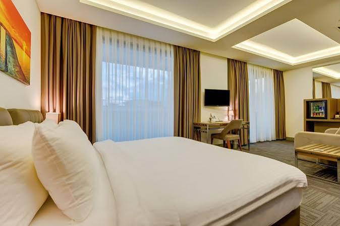 Plus Suit Atasehir Istanbul Exterior foto
